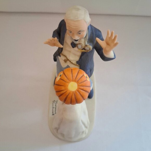 Vintage 1980 Norman Rockwell "Trick or Treat" Figurine - Picture 6 of 10